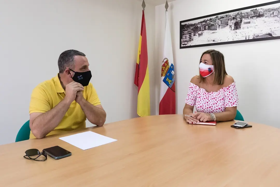 La consejera de Econom&iacute;a y Hacienda se re&uacute;ne con los secretarios generales de UGT y CCOO para analizar la estrategia de captaci&oacute;n de fondos europeos de recuperaci&oacute;n