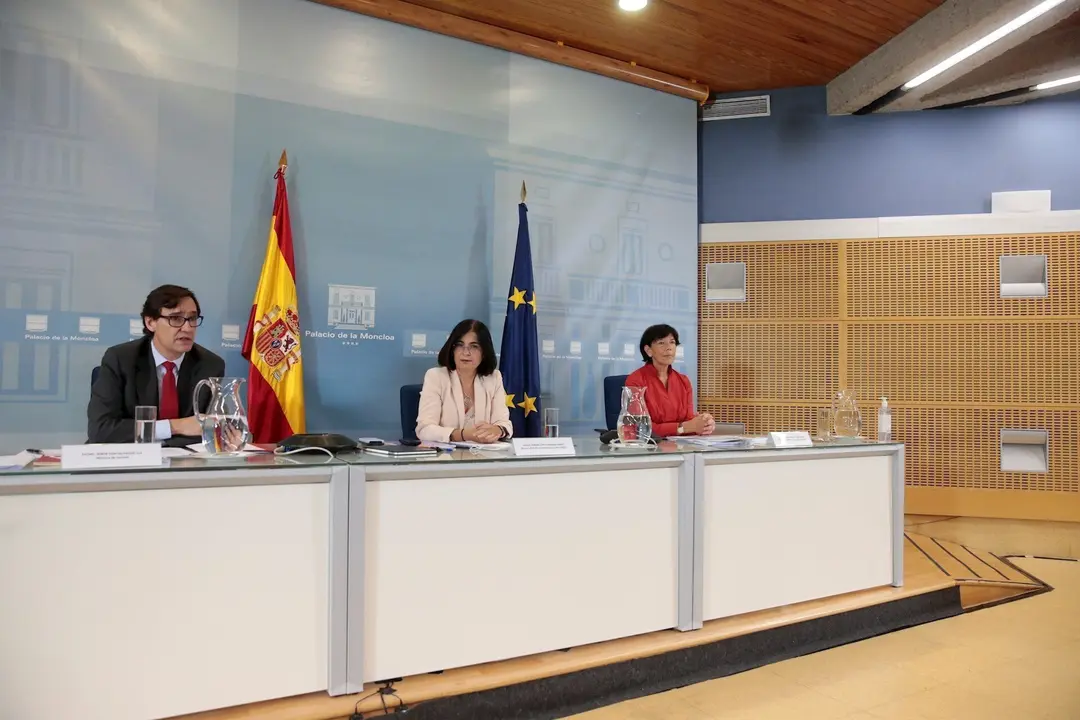 (D-I) La ministra de Educaci&oacute;n y Formaci&oacute;n Profesional, Isabel Cela&aacute;, la ministra de Pol&iacute;tica Territorial y Funci&oacute;n P&uacute;blica, Carolina Darias, y el ministro de Sanidad, Salvador Illa, durante su comparecencia en La Moncloa tras la Conferencia Multisectoria