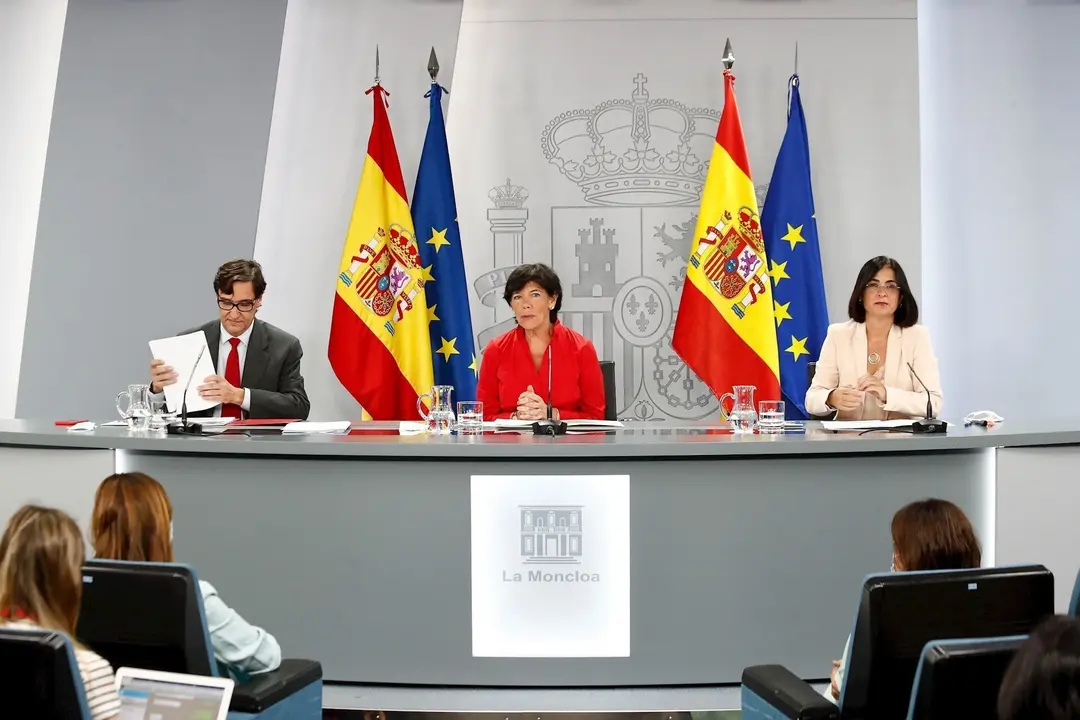 El ministro de Sanidad, Salvador Illa, la ministra de Educaci&oacute;n y Formaci&oacute;n Profesional, Isabel Cela&aacute; y la ministra de Pol&iacute;tica Territorial y Funci&oacute;n P&uacute;blica, Carolina Darias. En Madrid, (Espa&ntilde;a), a 27 de agosto de 2020.
