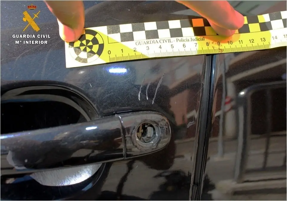 Nota De Prensa Guardia Civil Detiene Una Mujer Robos Interior Veh&iacute;culos Playas