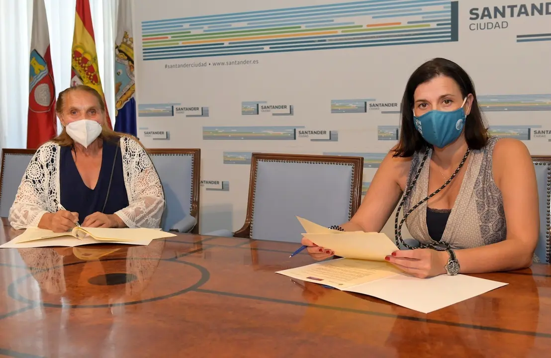 Firma del convenio de colaboraci&oacute;n entre el Ayuntamiento de Santander y la Asociaci&oacute;n de Mujeres Gitanas Progresistas