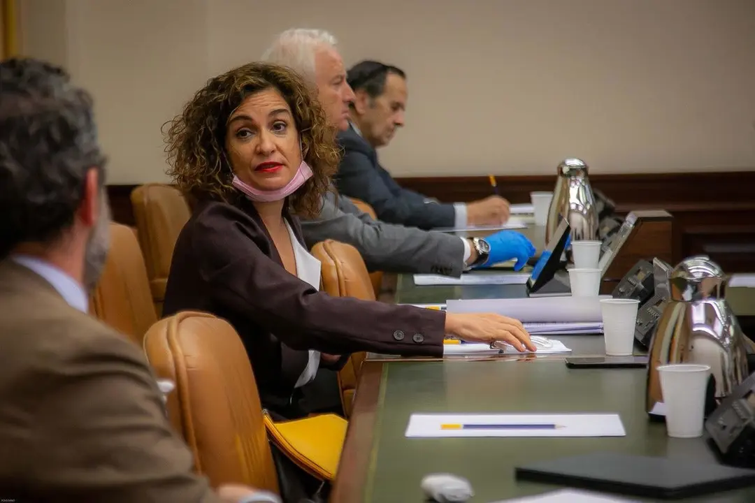 La ministra de Hacienda y portavoz del Gobierno, Mar&iacute;a Jes&uacute;s Montero, en la Comisi&oacute;n de Hacienda del Congreso 