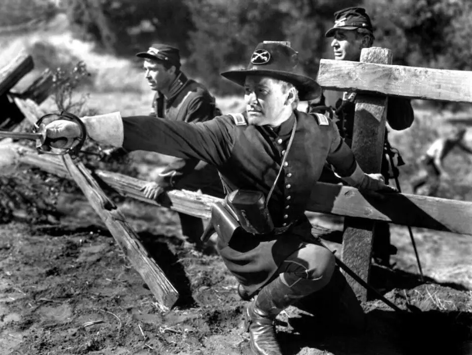 Fotograma de 'Murieron con las botas puestas'