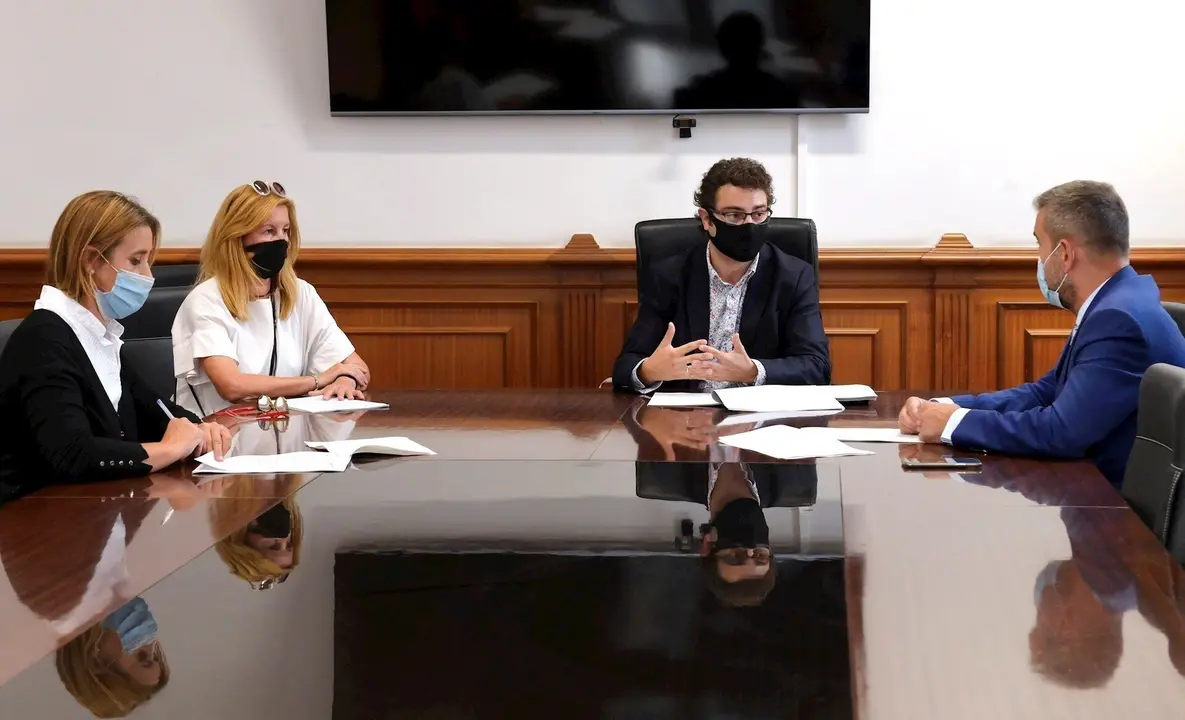 Ayuntamiento presenta ayudas a empresarios