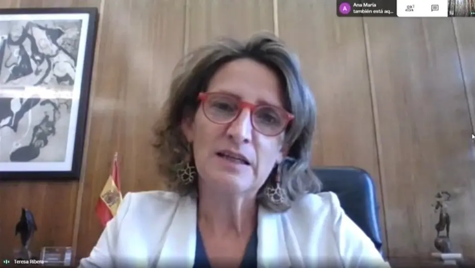 La vicepresidenta cuarta del Gobierno y ministra para la Transici&oacute;n Ecol&oacute;gica y el Reto Demogr&aacute;fico, Teresa Ribera, durante su participaci&oacute;n en los cursos de verano de la UIMP