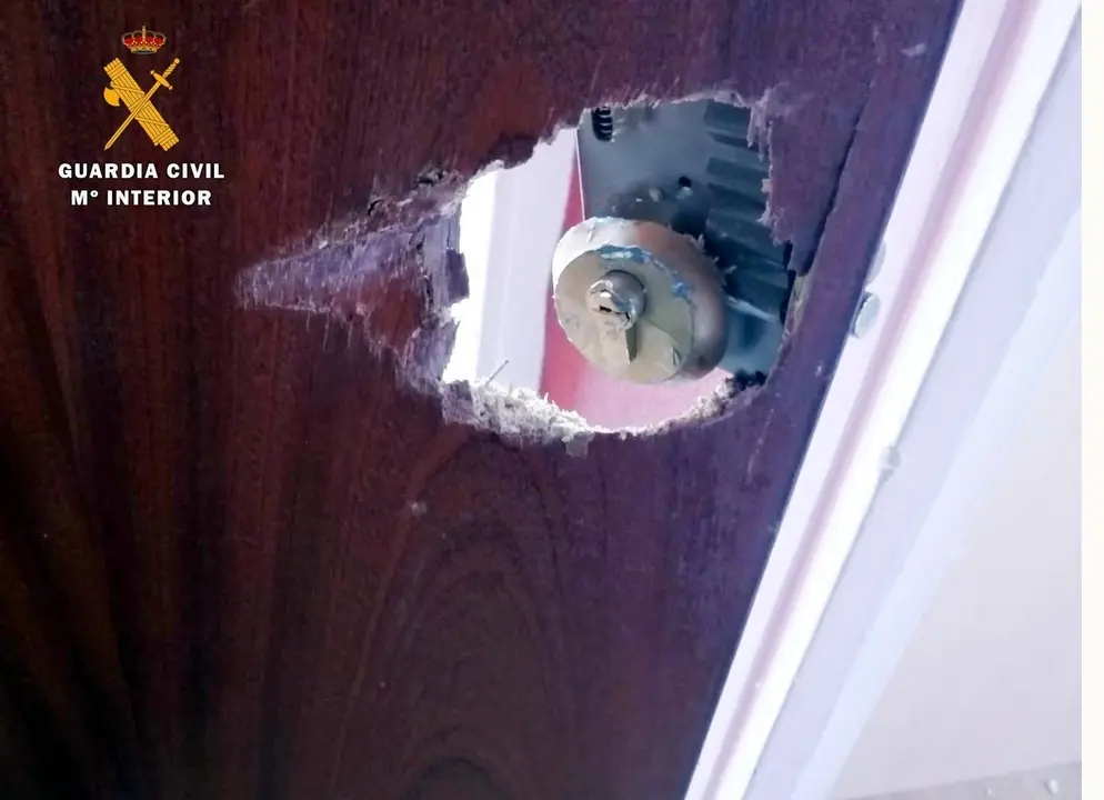 Rdo. Nota De Prensa Guardia Civil (Detenido In Fraganti Cuando Intentaba Un Robo En Una Vivienda De Guarnizo)