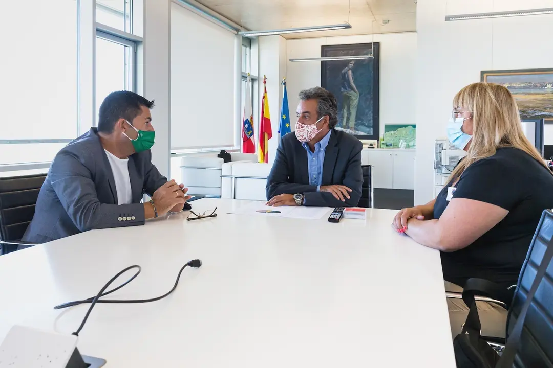 Reuni&oacute;n UPTA con consejro de Industria, Francisco Mart&iacute;n