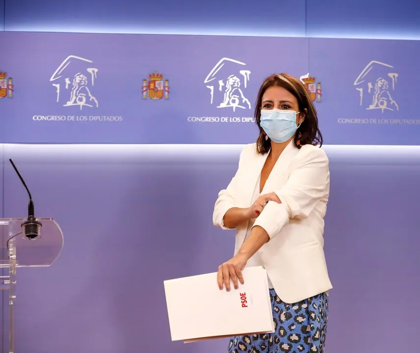 La portavoz del PSOE en el Congreso de los Diputados, Adriana Lastra, en la rueda de prensa convocada ante los medios antes de la celebraci&oacute;n de la Junta de Portavoces en la C&aacute;mara Baja, en Madrid (Espa&ntilde;a), a 8 de septiembre de 2020.