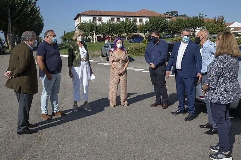 11:00 horas. Inmediaciones IES La Granja de Heras (explanada junto a la entrada al centro)
La consejera de Educaci&oacute;n, Formaci&oacute;n Profesional y Turismo, Marina Lomb&oacute;, valora el inicio del curso 2020/2021 en ESO, Bachillerato y FP.
