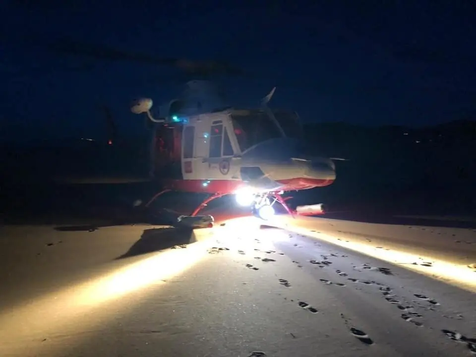 Heli de noche archivo