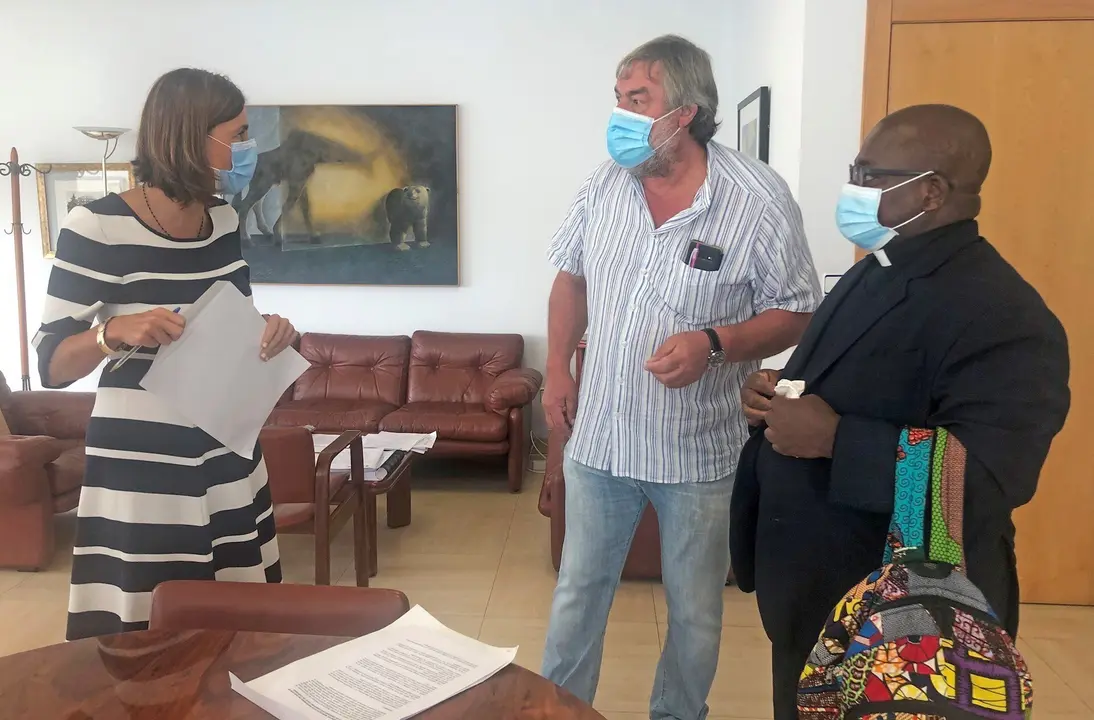 La consejera de Presidencia, Justicia, Interior y Acci&oacute;n Exterior, Paula Fern&aacute;ndez, se re&uacute;ne con el alcalde de Valderredible, Fernando Fern&aacute;ndez