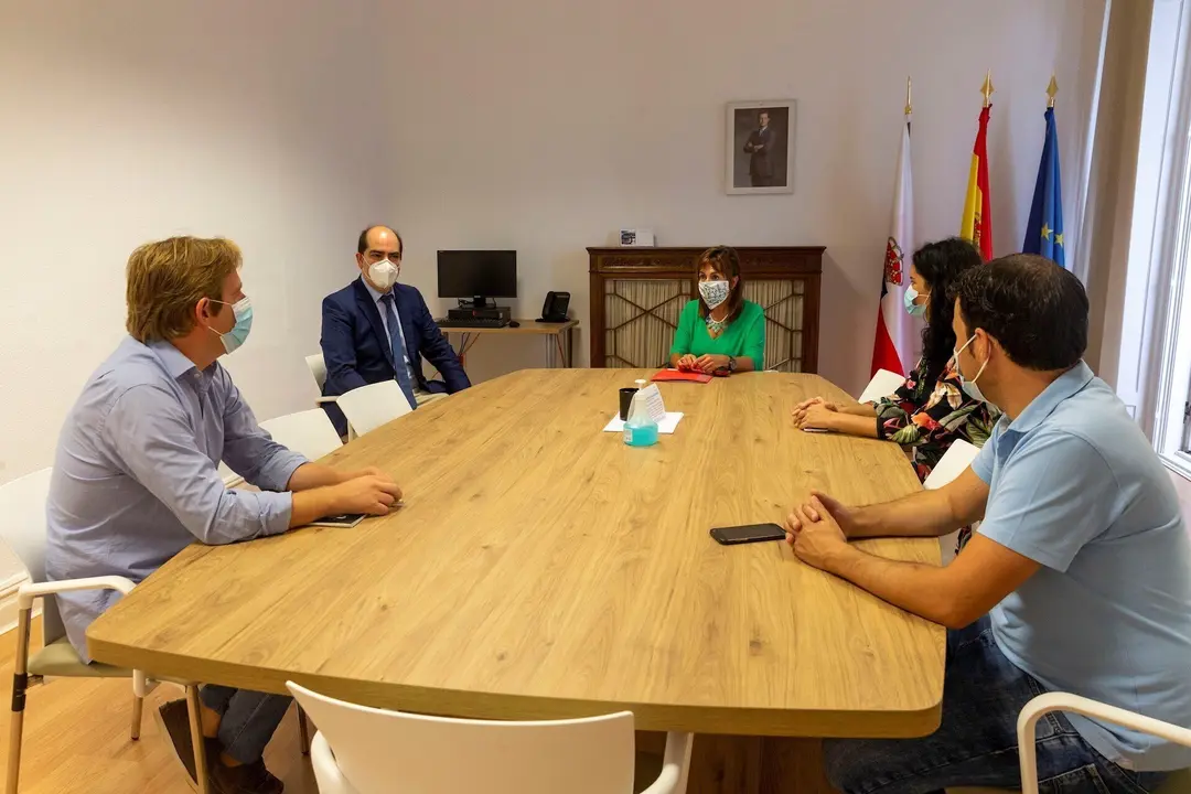 Reunic&oacute;n consejera de Empleo con FMC