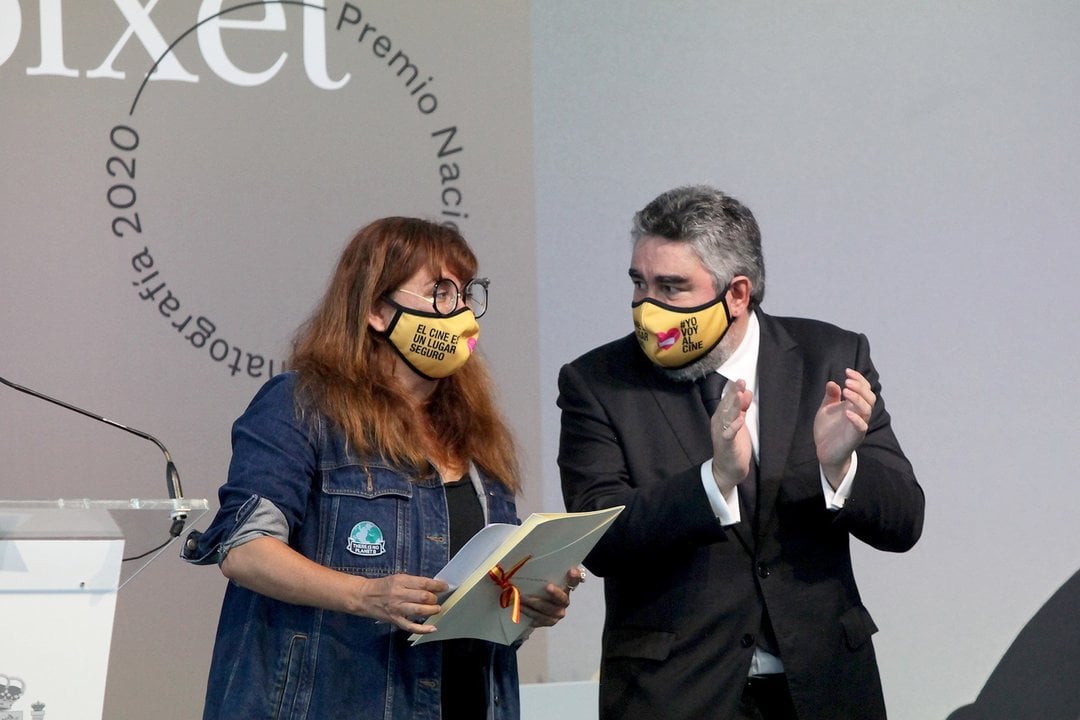 El ministro de Cultura y Deporte, José Manuel Rodríguez Uribes, hace acto de entrega del Premio Nacional de Cinematografía a la directora y guionista, Isabel Coixet, en un acto celebrado en Tabakalera. En San Sebastián,  a 19 de septiembre de 2020.
