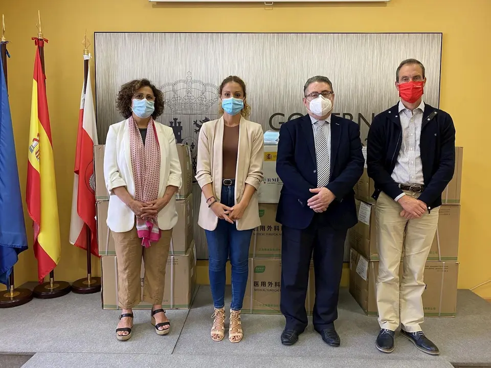 Delegaci&oacute;n Gobierno entrega mascarillas a Cruz Roja