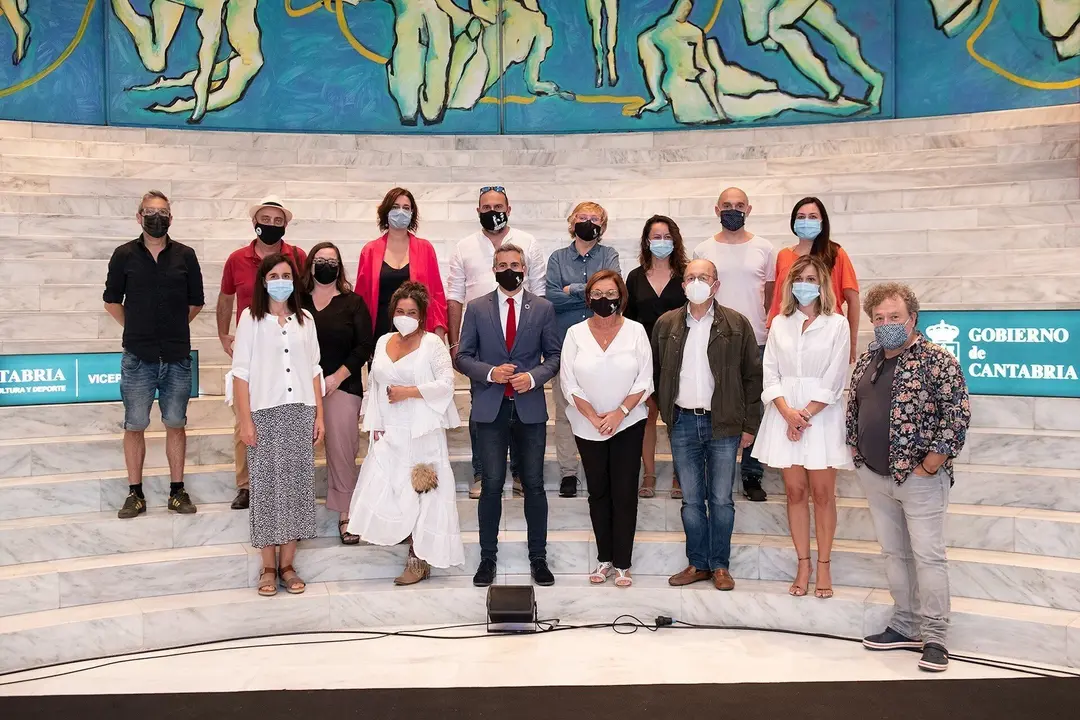 Nota Gobierno, Foto Y Programa Cultural Escenapro Cantabria