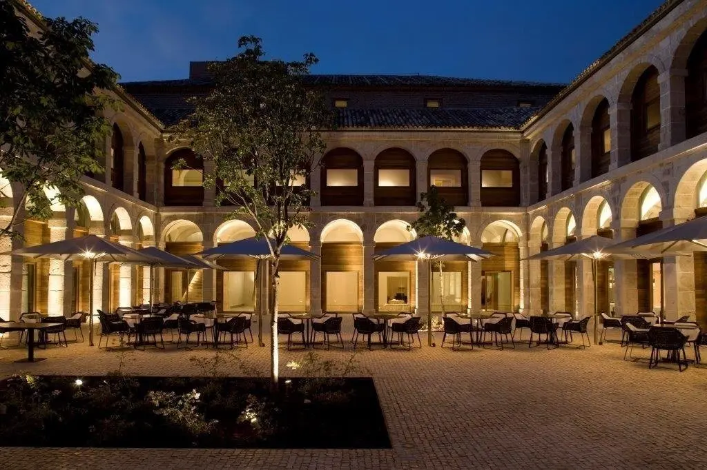 Parador Alcal&aacute; de Henares.