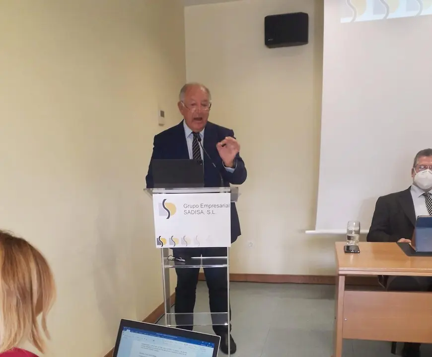 Santiago D&iacute;az, presidente de SADISA, en rueda de prensa