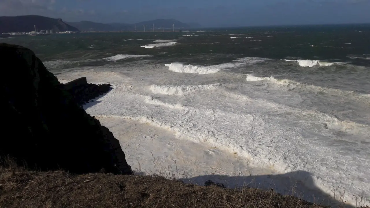 Oleaje en la costa vasca.