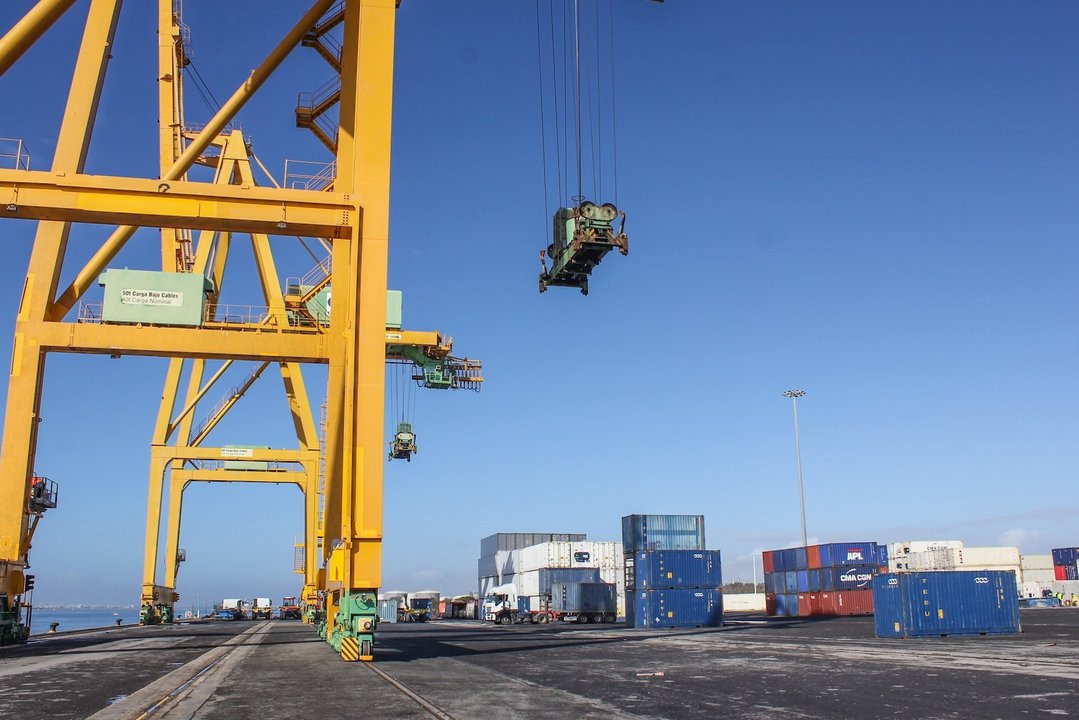 El tráfico de los puertos baja un 10% en agosto pero confirma su senda de recuperación tras el confinamiento