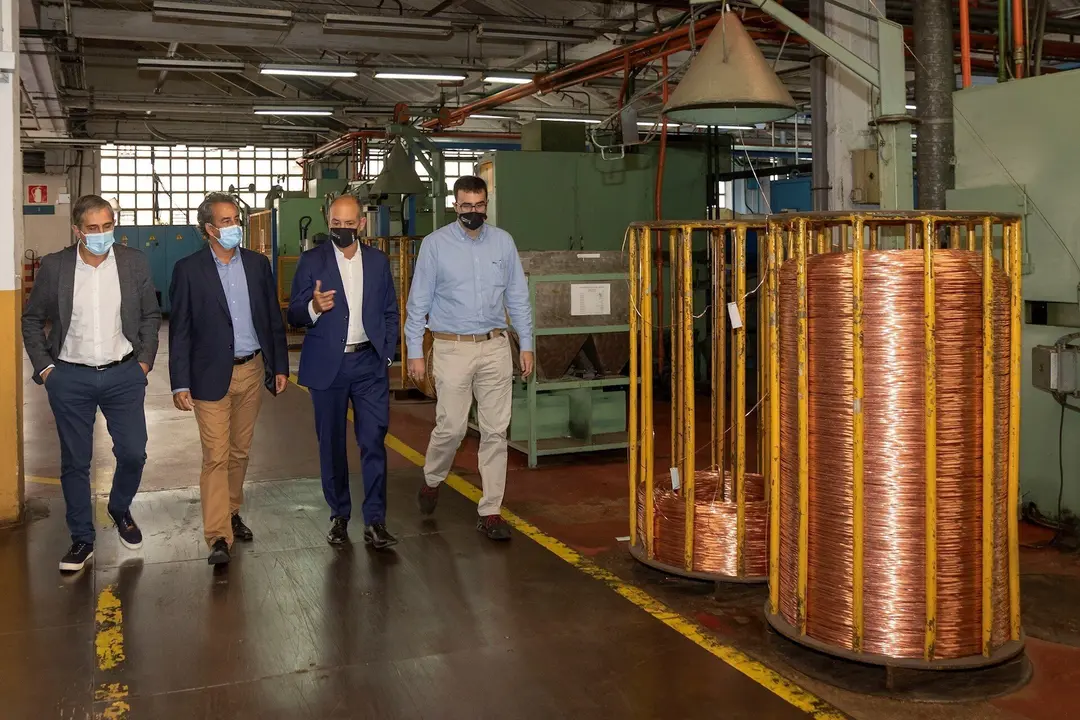 El consejero de Industria, Francisco Mart&iacute;n, en su visita a Standard