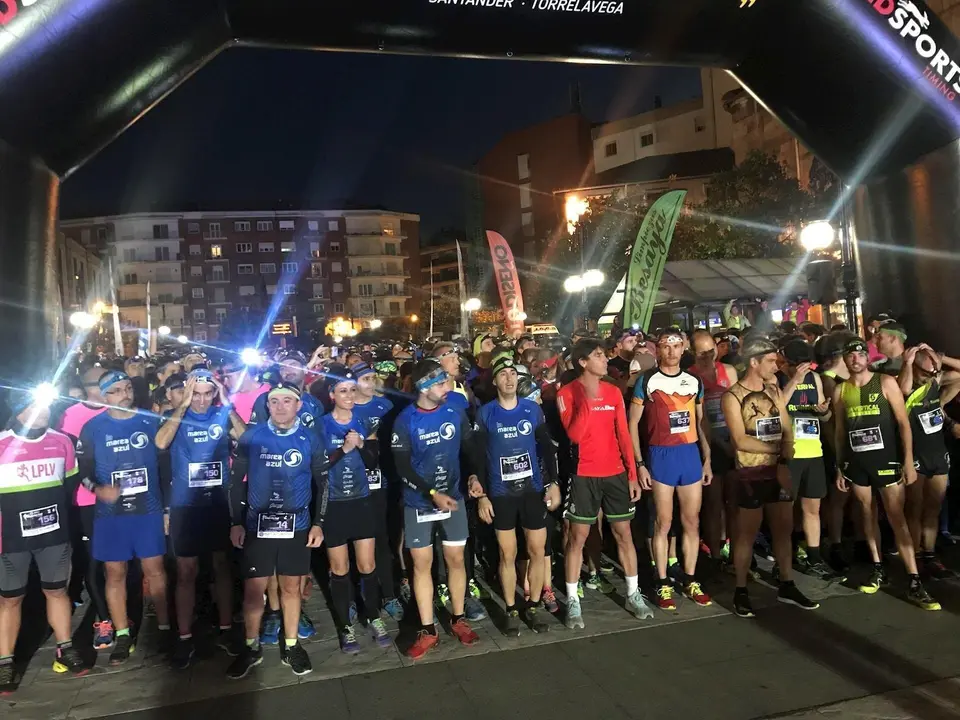 L&iacute;nea de salida de la Aldro Night City Trail