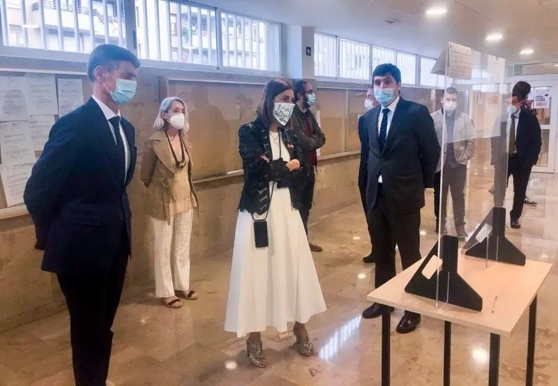 Visita de la consejera de Presidencia, Paula Fern&aacute;ndez, a las Salesas