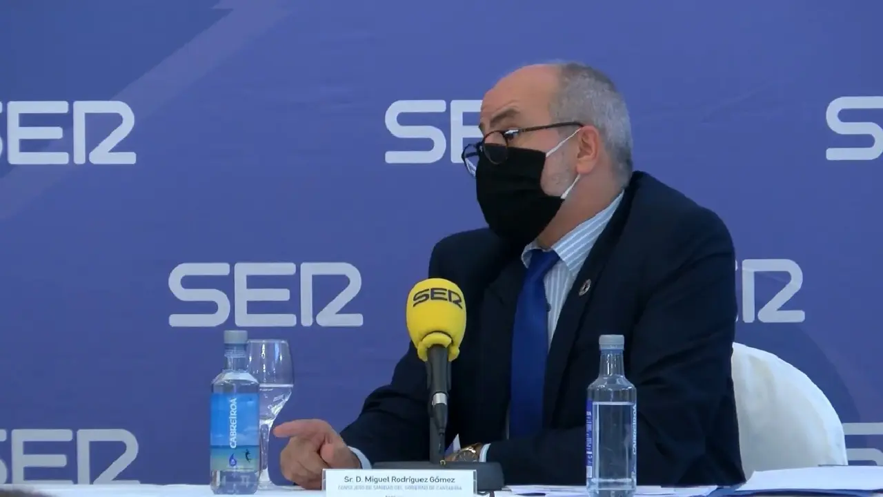 Consejero de Sanidad, Miguel Rodr&iacute;guez, en el Foro Ser Cantabria