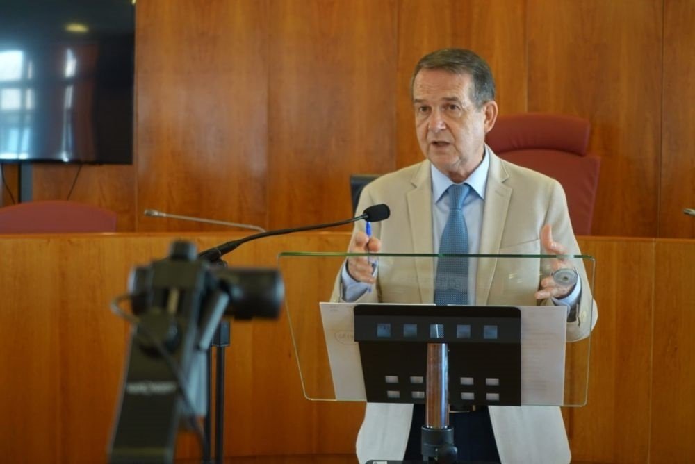 El presidente de la Federación Española de Municipios y Provincias (FEMP), Abel Caballero.