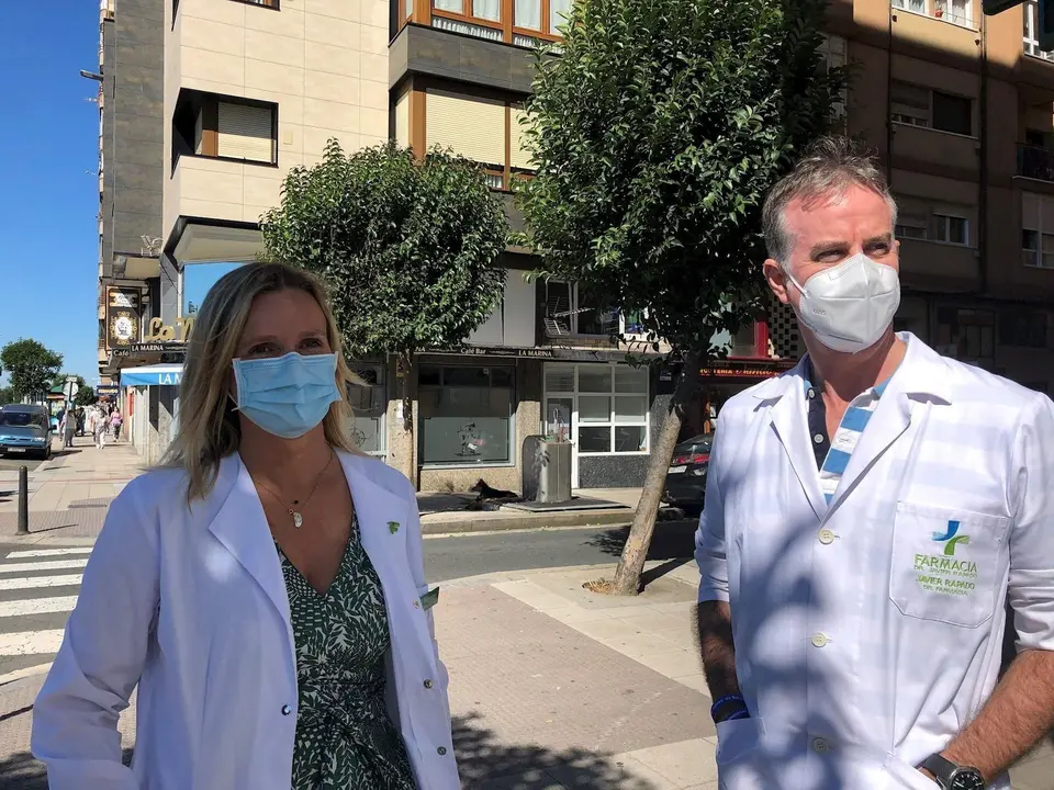 La presidenta y el secretario del COF, Rita de la Plaza y Javier Rapado     