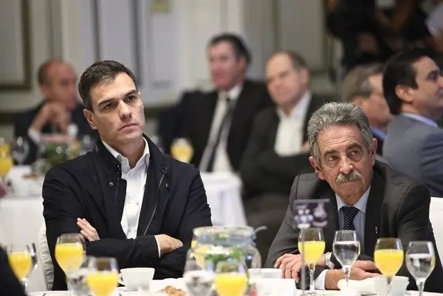 Pedro S&aacute;nchez y Miguel &Aacute;ngel Revilla