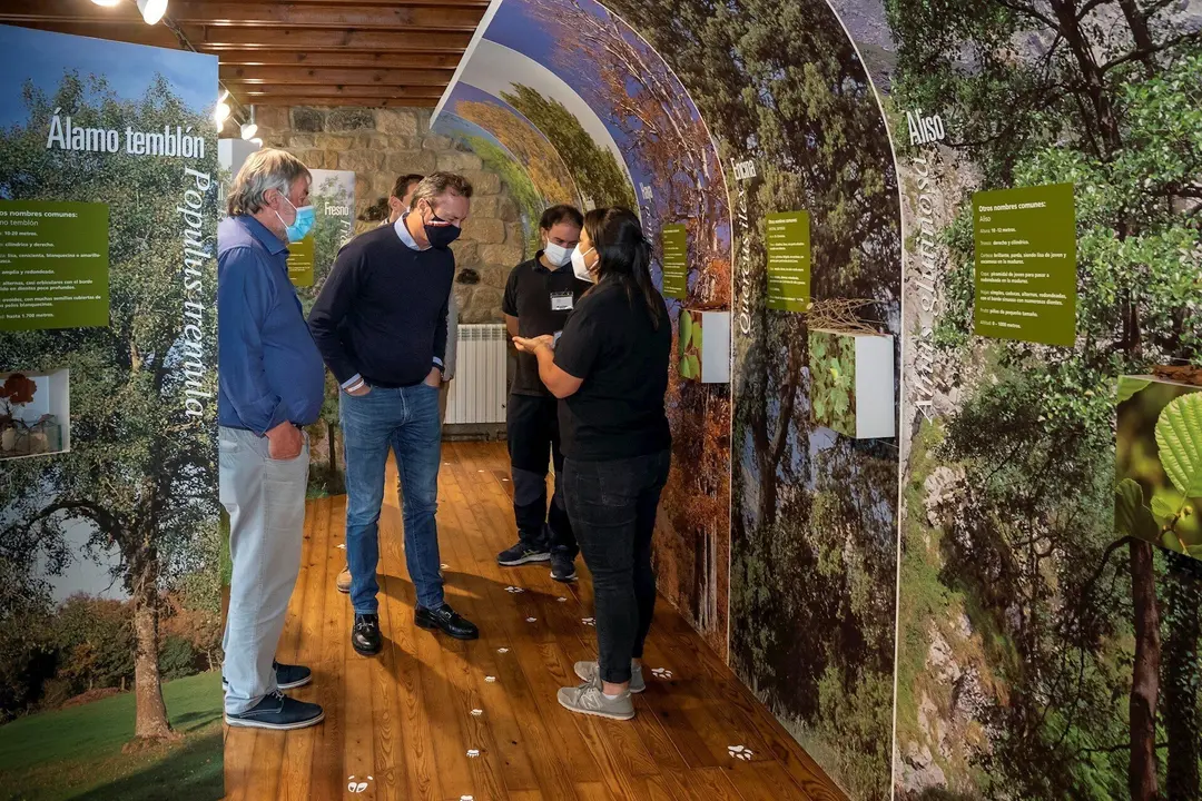 Blanco en el centro de visitantes del Monte Hijedo