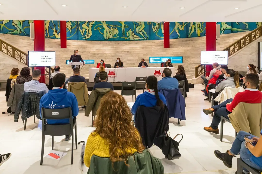 Zuloaga en la asamblea del Consejo de la Juventud