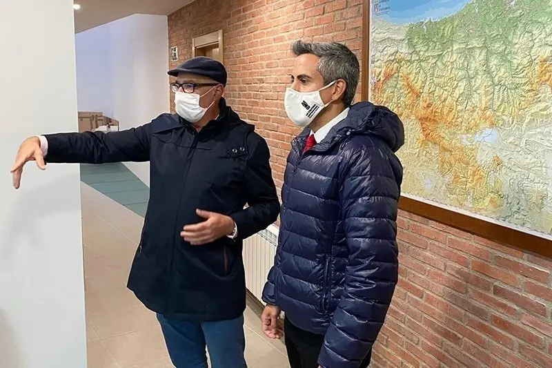 Secundino Caso y Pablo Zuloaga, durante su reuni&oacute;n de trabajo en Pe&ntilde;arrubia