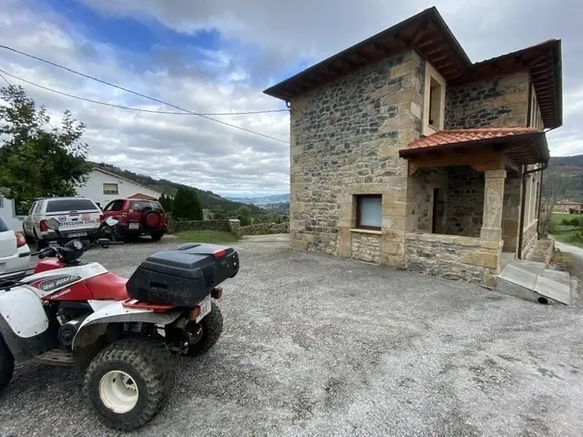 0D2051A4-1EF3-4D94-A9CB-0002D137B6CA