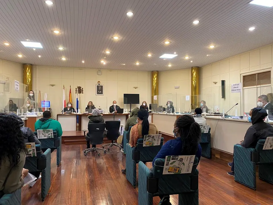 Juicio contra siete acusados de red de trata