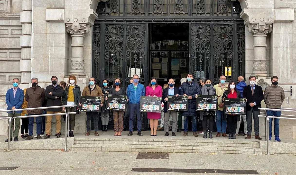 Minuto de silencio por mujer asesinada en C&aacute;diz