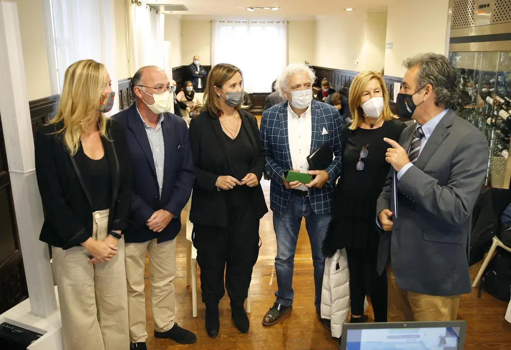 9:30 horas. Hotel Escuela Las Carolinas, Santander
El consejero de Innovaci&oacute;n, Industria, Transporte y Comercio, Francisco Mart&iacute;n, presenta las l&iacute;neas de ayuda de SODERCAN.  
14 OCT 20