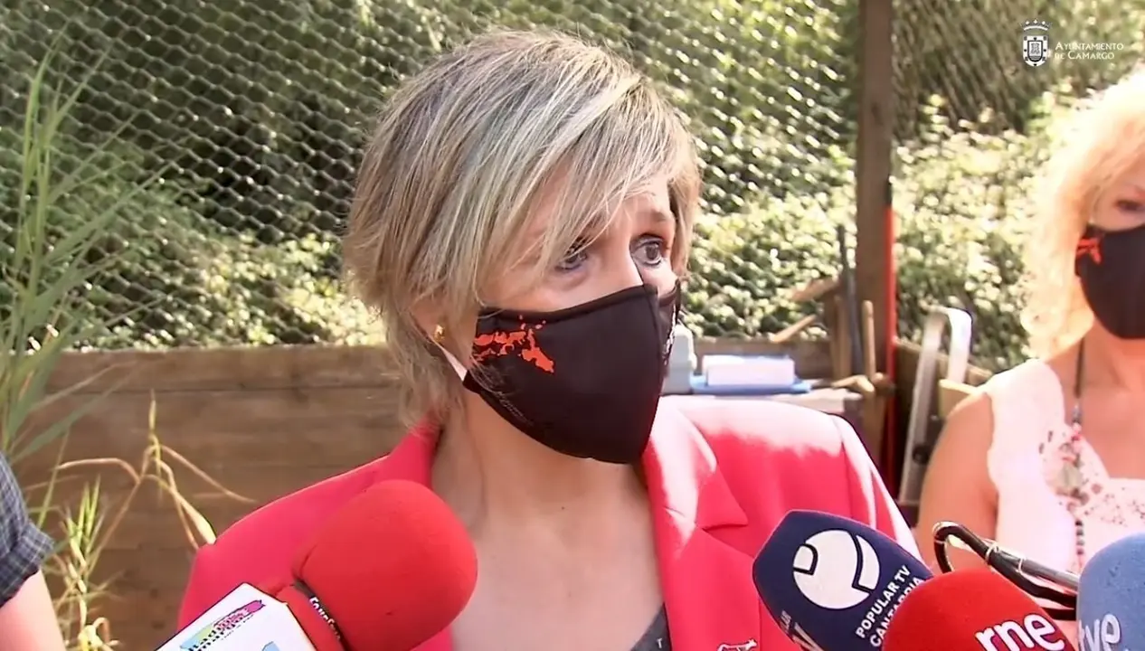 La alcaldesa de Camargo, Esther Bolado, asegura que el municipio est&aacute; muy lejos del umbral que podr&iacute;a provocar un confinamiento y pide que cesen los rumores infundados