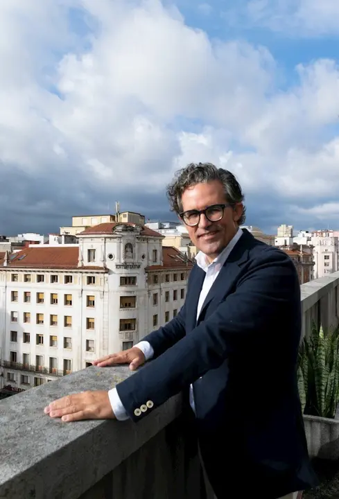 Nota De Prensa, Fotos Y Curriculum Vitae Nombramiento Nuevo Director Imd