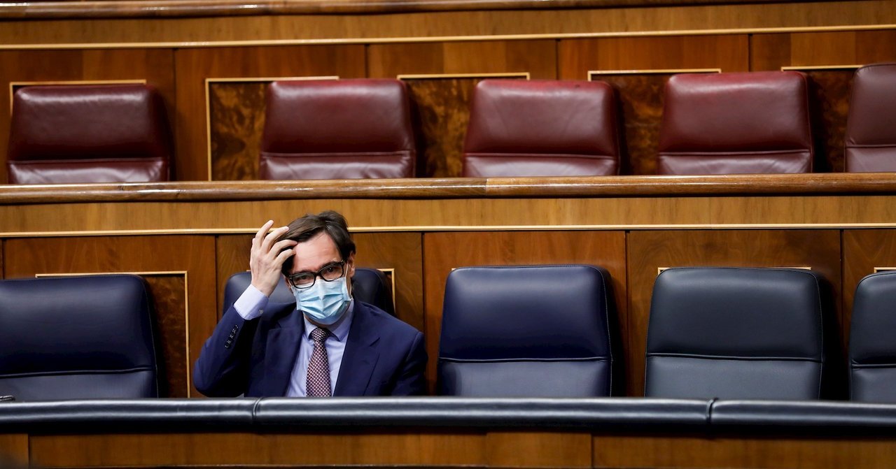 El ministro de Sanidad, Salvador Illa, durante en una sesión plenaria en el Congreso de los Diputados, en Madrid, (España), a 15 de octubre de 2020. Esta sesión se centrará en explicar el estado de alarma decretado en Madrid por el Covid-19.