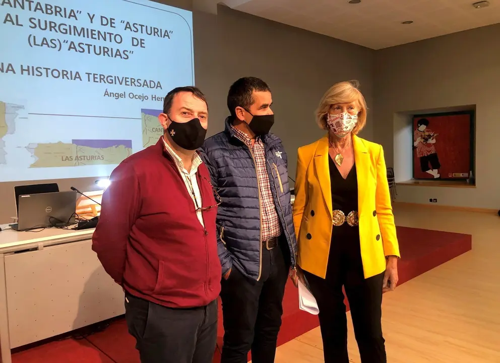 La consejera de Educaci&oacute;n, Marina Lomb&oacute;, en el acto en la Biblioteca Central