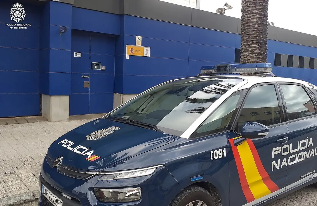 Coche de la Polic&iacute;a Nacional