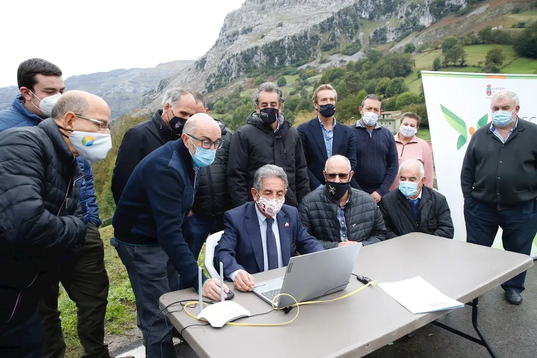 El presidente de Cantabria, Miguel &Aacute;ngel Revilla, en Arredondo