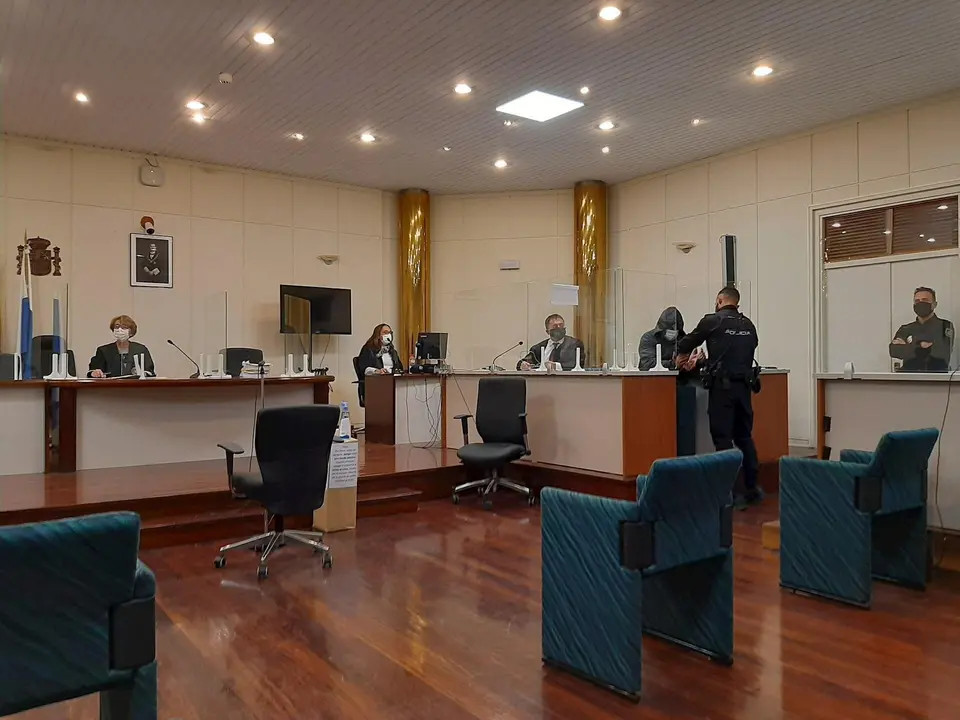 Juicio a los acusados de matar a un anciano en su garaje de Santander para robarle