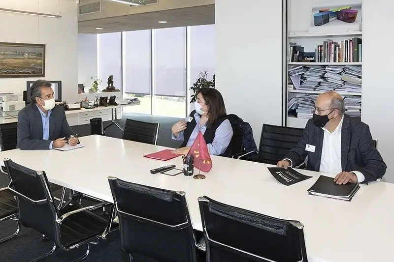 10:30.- Despacho del consejero

El consejero de Innovaci&oacute;n, Industria, Transporte y Comercio, Francisco Mart&iacute;n, se re&uacute;ne con representantes del Cl&uacute;ster TIC de Cantabria.
