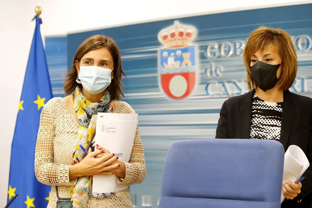 La consejera de Presidencia, Interior, Justicia y Acci&oacute;n Exterior, Paula Fern&aacute;ndez, y la directora de Funci&oacute;n Publica, Isabel Barrag&aacute;n, informan del proyecto de decreto de teletrabajo en la Administraci&oacute;n General