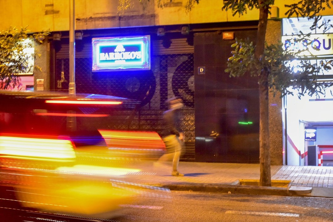 Una discoteca cerrada en Barcelona, Catalunya (España), a 7 de octubre de 2020. La Generalitat ha congelado la reapertura de discotecas que tenía prevista esta noche a consecuencia de la evolución de la pandemia.