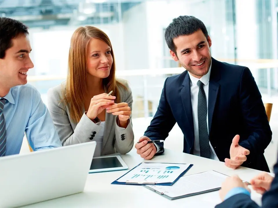 J&oacute;venes cerrando operaciones recurso