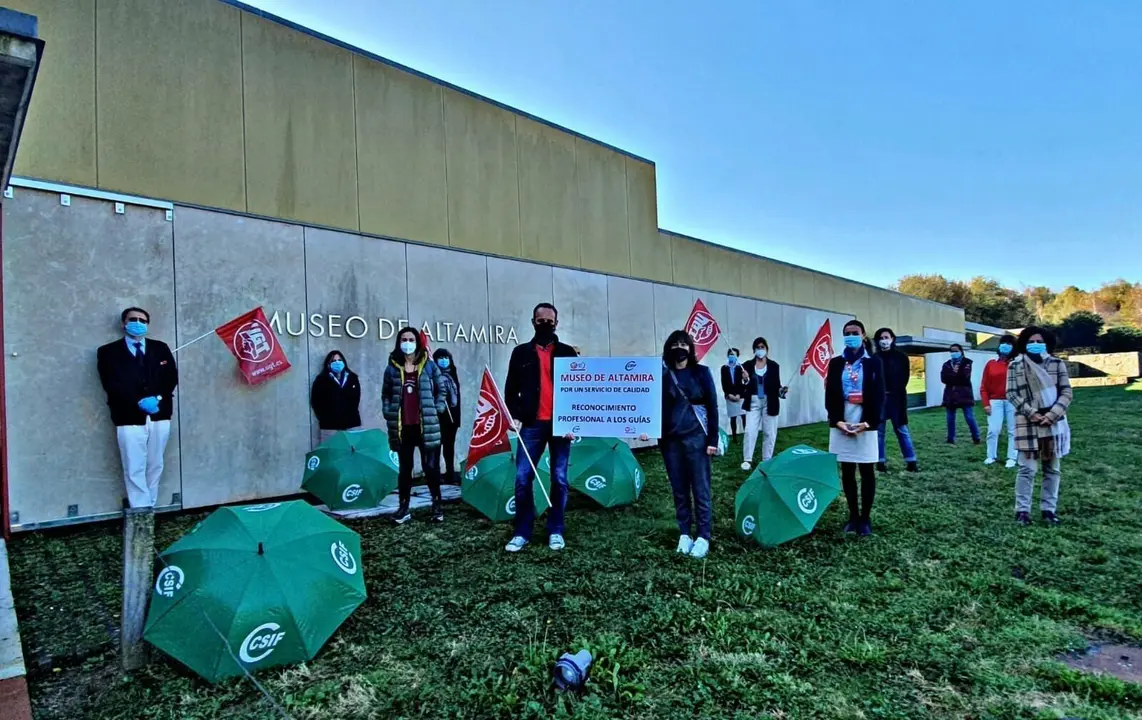 Concentraci&oacute;n en apoyo de los gu&iacute;as de Altamira