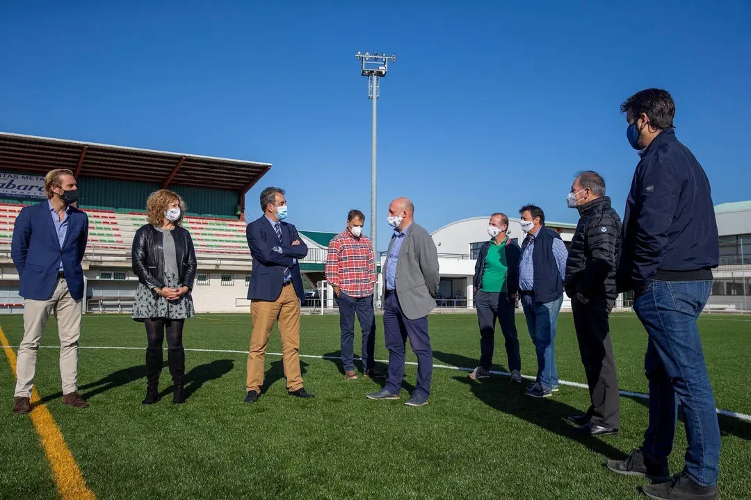 Inauguraci&oacute;n de la nueva iluminaci&oacute;n en el campo de f&uacute;tbol de Santillana